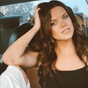 Meet your Posher, Brooke